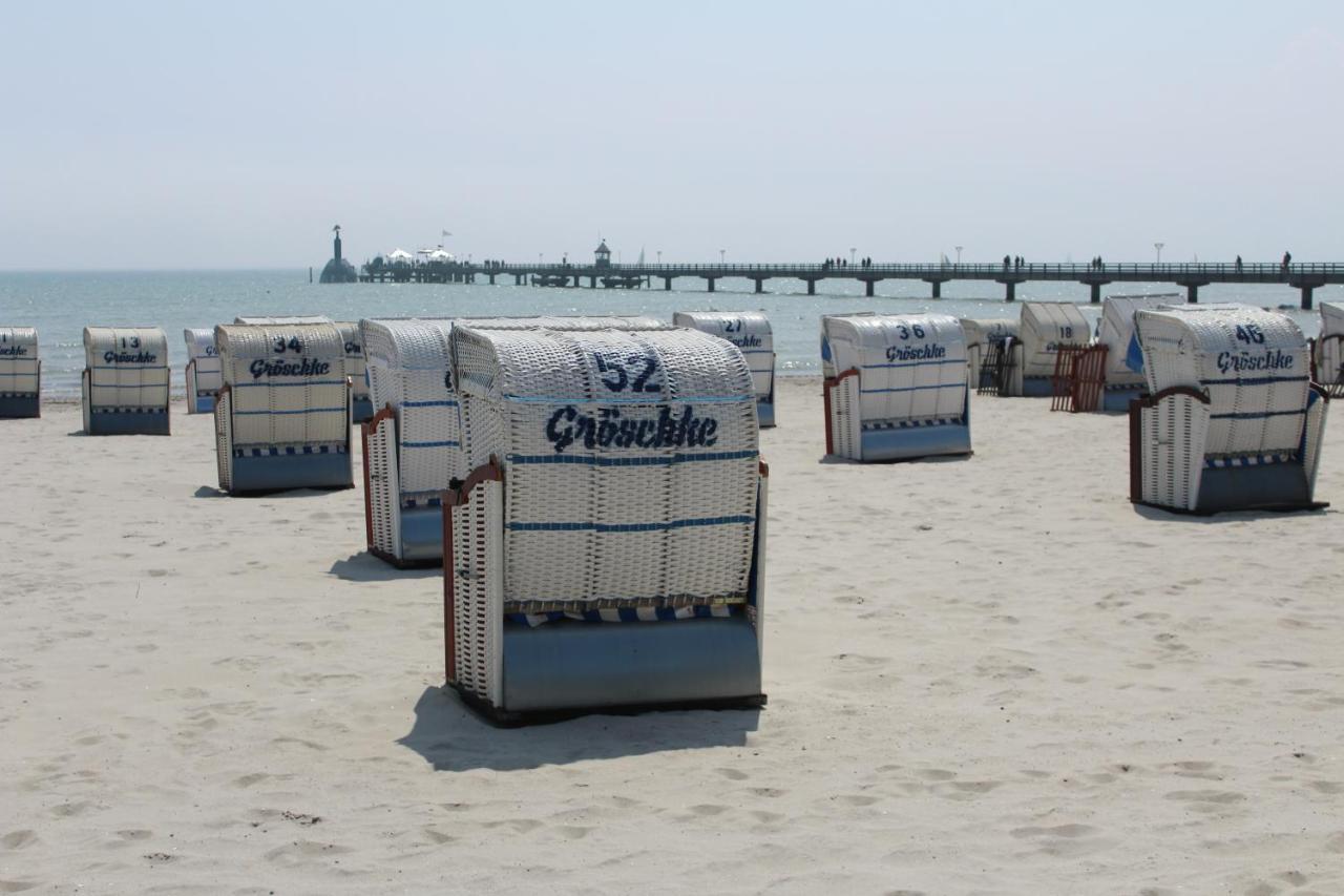 Ferienwohnungen Im Haus Strandburg Grömitz Exterior foto